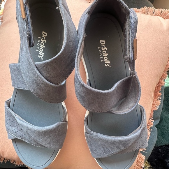 Dr. Scholl's Blue Sandals with Modern Criss-Cross Design - Picture 2 of 5